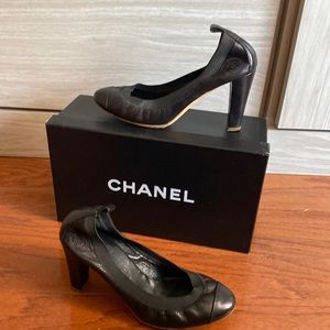 Gucci black soft leather shoes pumps with cc on the sides size 36